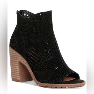 Lucky Brand Vacob Perforated Suede Black Ankle Open Toe Boots 8.5
